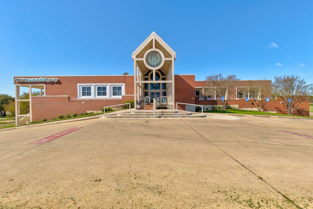 1717 Precinct Line Rd, Hurst, TX 76054